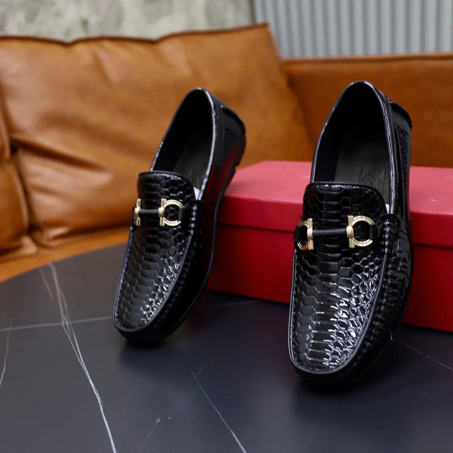 Men's men's shoes 💰462💰🙅‍♂️🙅‍♂️🙅‍♂️Niuli Brand: Ferragamo Standard code: Men's code 38/44 (45 customized) Grade: Same style as the official website Material: Original imported cowhide leather lining Original wear-resistant lightweight outsole Style category: Men's casual slip-on shoes Doudou shoes Noble luxury brand elements, top luxury color: actual picture color